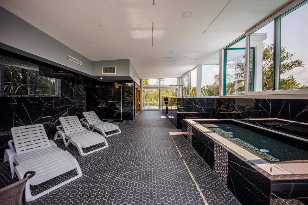 Bauhaus Penthouse Wellness 1 Appartamento Siófok